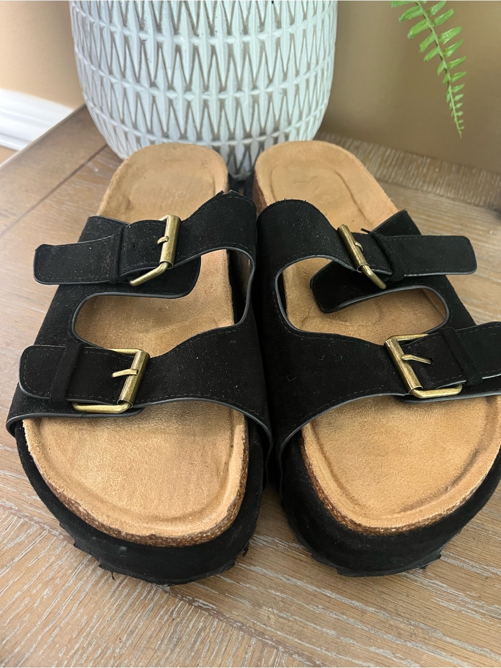 Hey Girl by Corkys Womens Black Suede Studded Platform Sandals
Size 6 - Picture 3 of 11